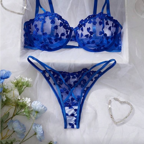 SHEIN Other - Royal Blue Floral Lace Bra Set